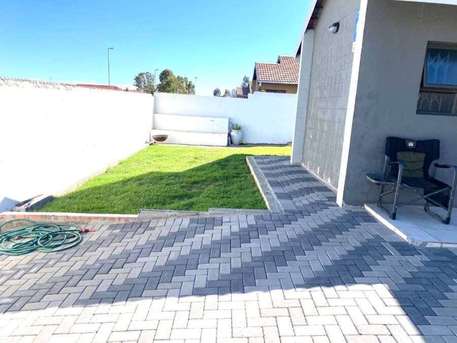 3 Bedroom Property for Sale in Vista Park Free State